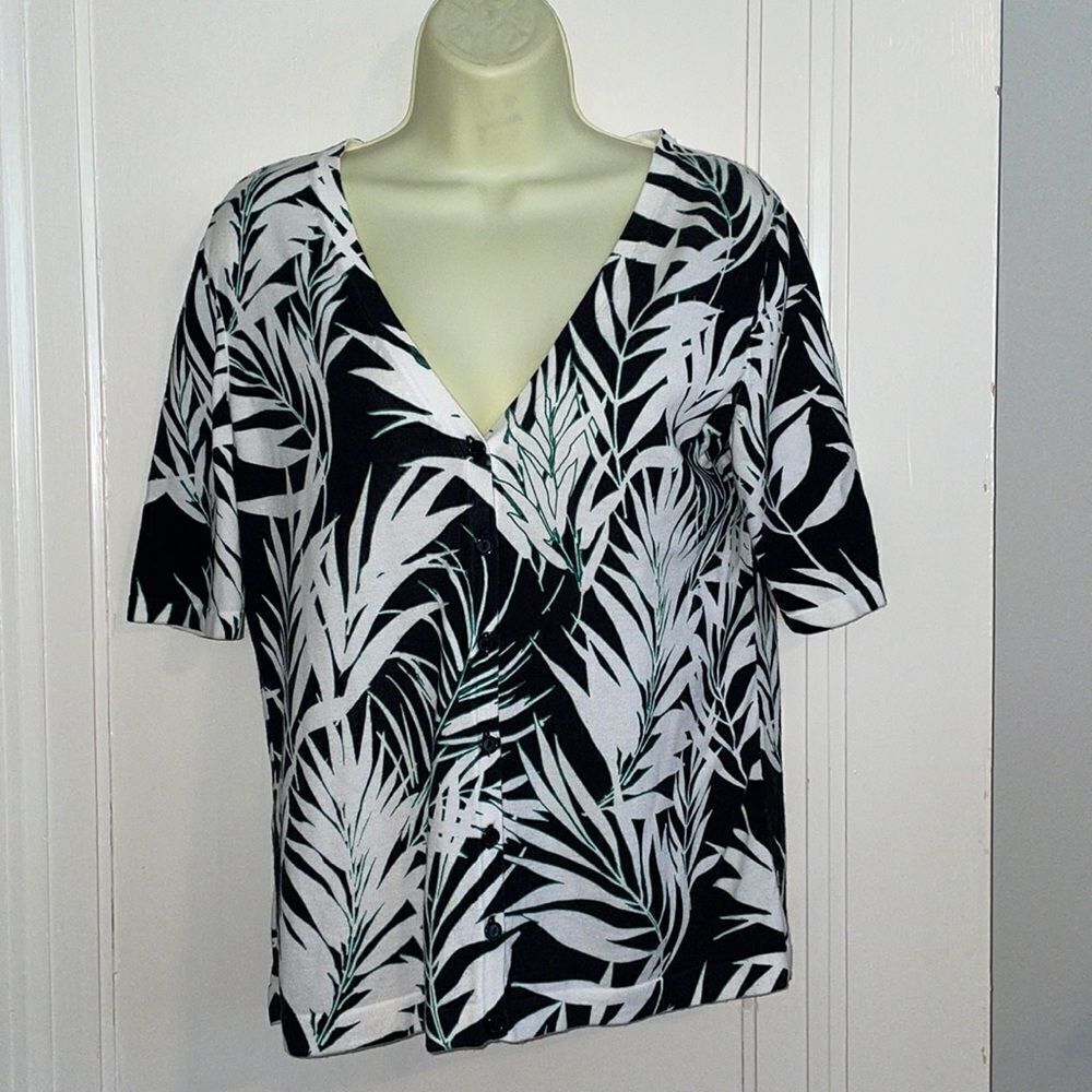 Talbots black & white bamboo print short sleeved cardigan sweater